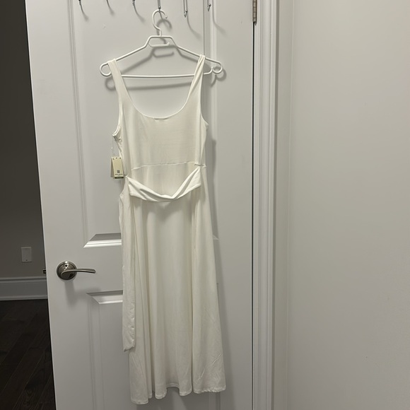 Ardene Classic White Dress in Size Large with tags - Picture 5 of 5